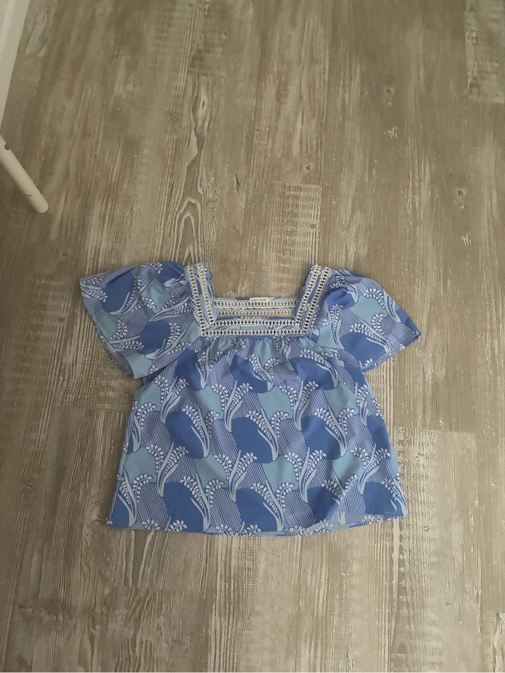Belk Blue and White Top